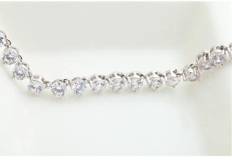 Luoteemi Silver Color 3 Prong Round Cubic Zirconia