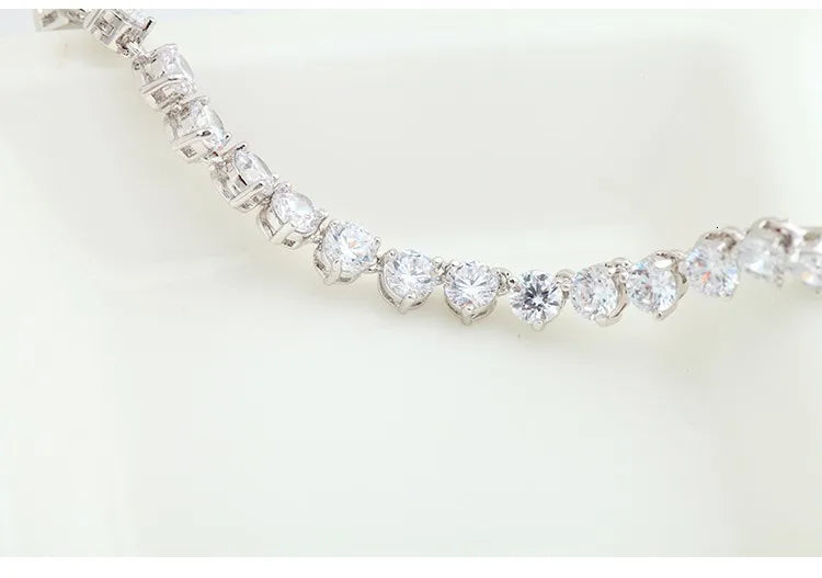Luoteemi Silver Color 3 Prong Round Cubic Zirconia