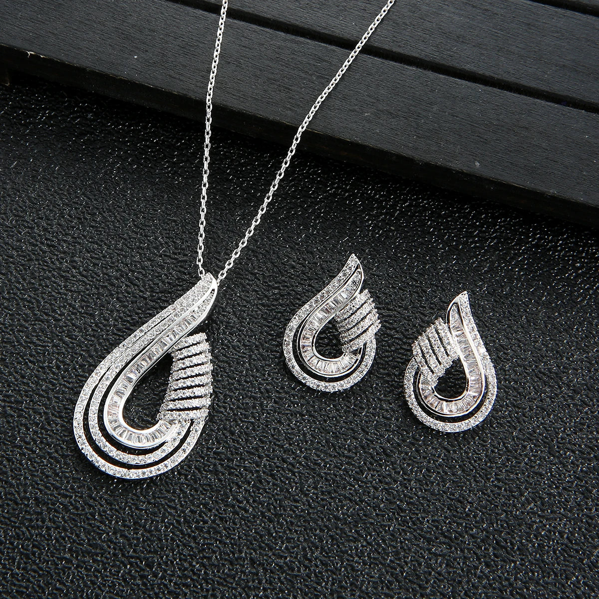 Luxury AAA Zircon U Shape Necklace Earrings  Set