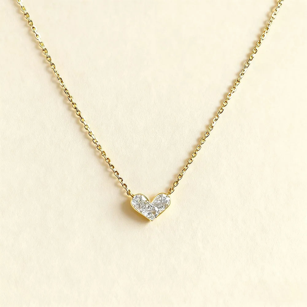 Ewya 3-Stone Round Cut Full Moissanite Pendant