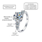 Ein Ring aus 925er Silber mit 3,8 Karat Moissanit, modisch