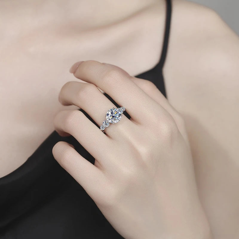 A 925 silver 3.8 carat moissanite ring, fashionabl