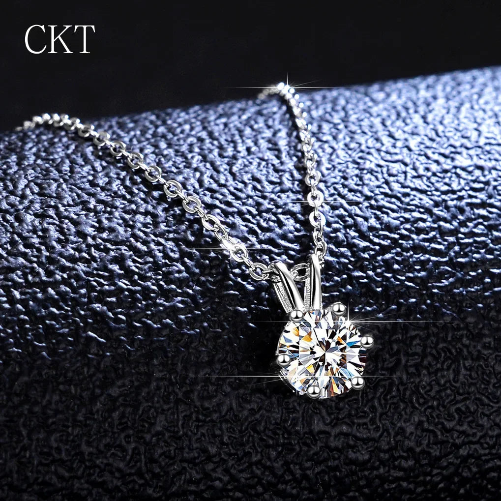 Luxury Platinum Pt950 Pendants Moissanite Diamond