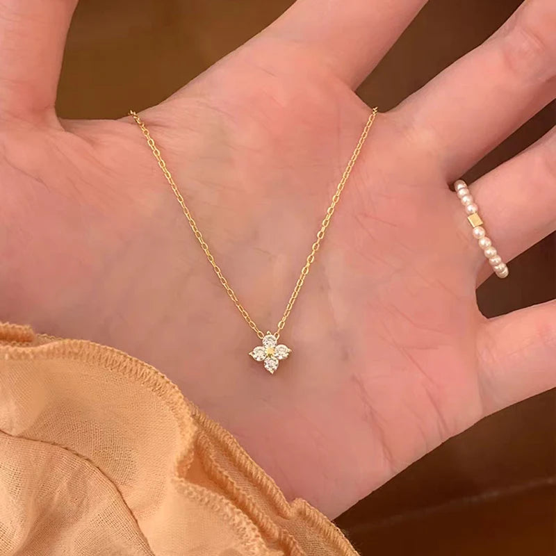 Tbcyd 3MM 0.4cttw D Color Clover Necklace Pendants