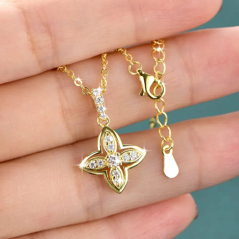 Lnngy Luxury Shiny Four-Leaf Flower Pendant Necklace