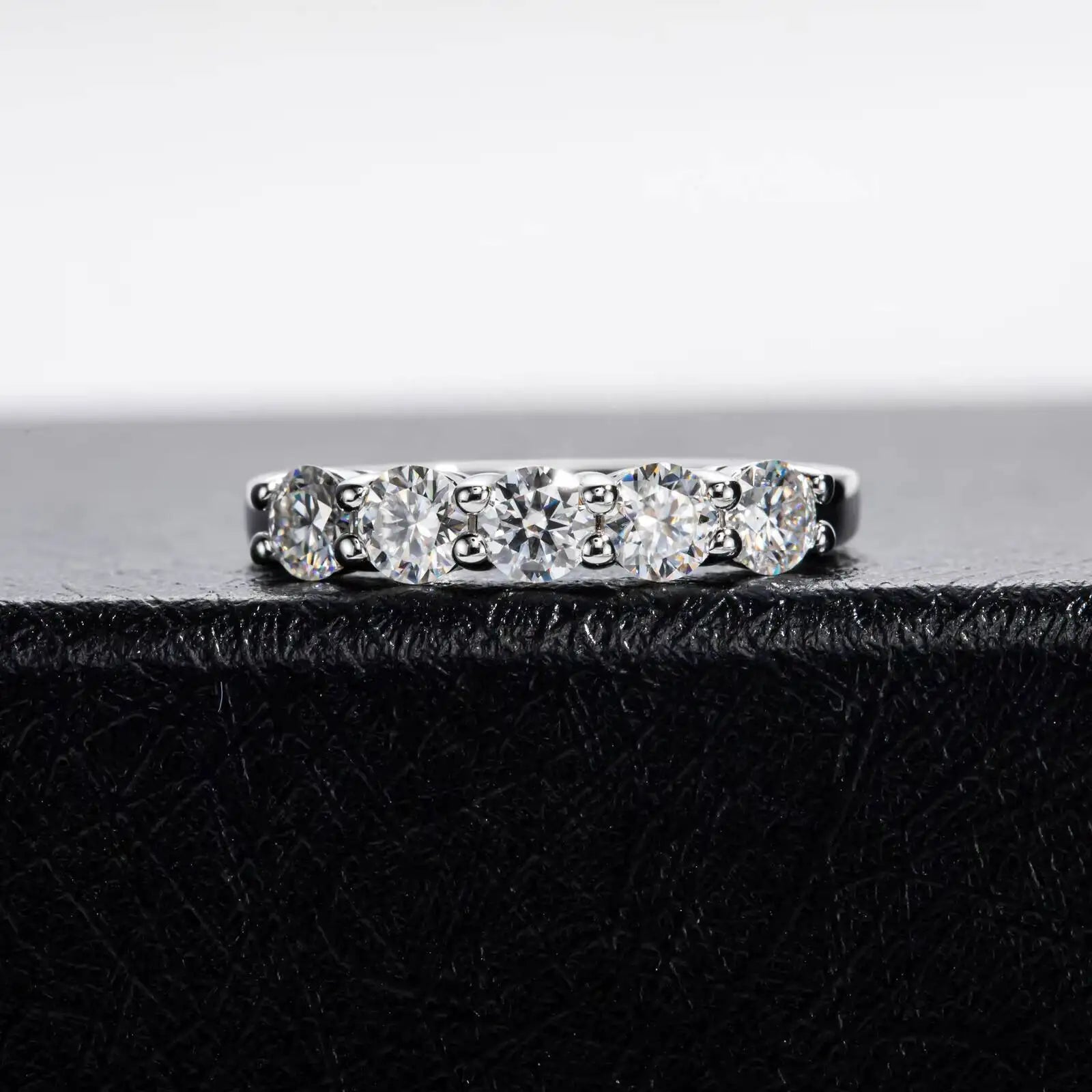 SG White Gold D Color 4mm Moissanite Ring For