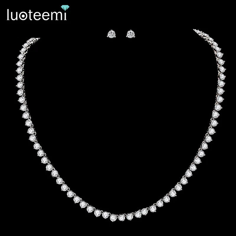 Luoteemi Silver Color 3 Prong Round Cubic Zirconia