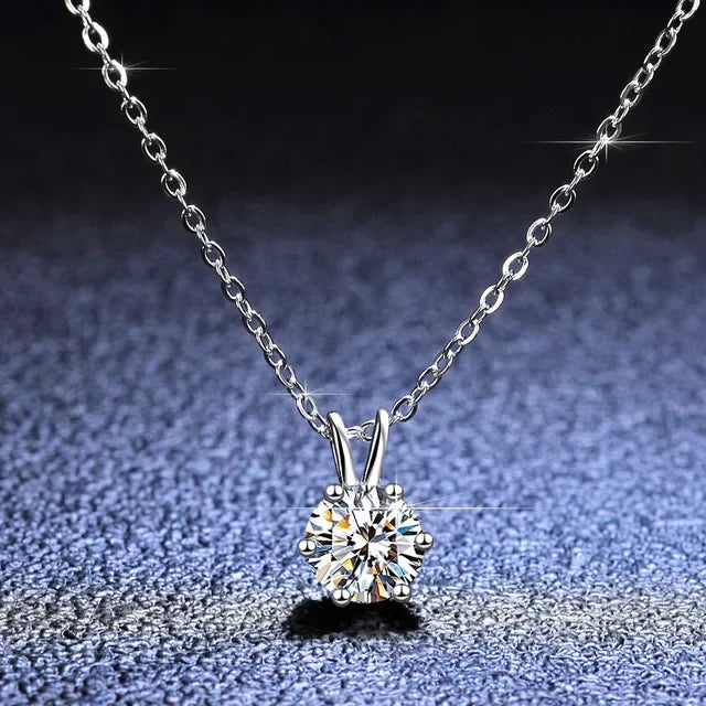 Luxury Platinum Pt950 Pendants Moissanite Diamond