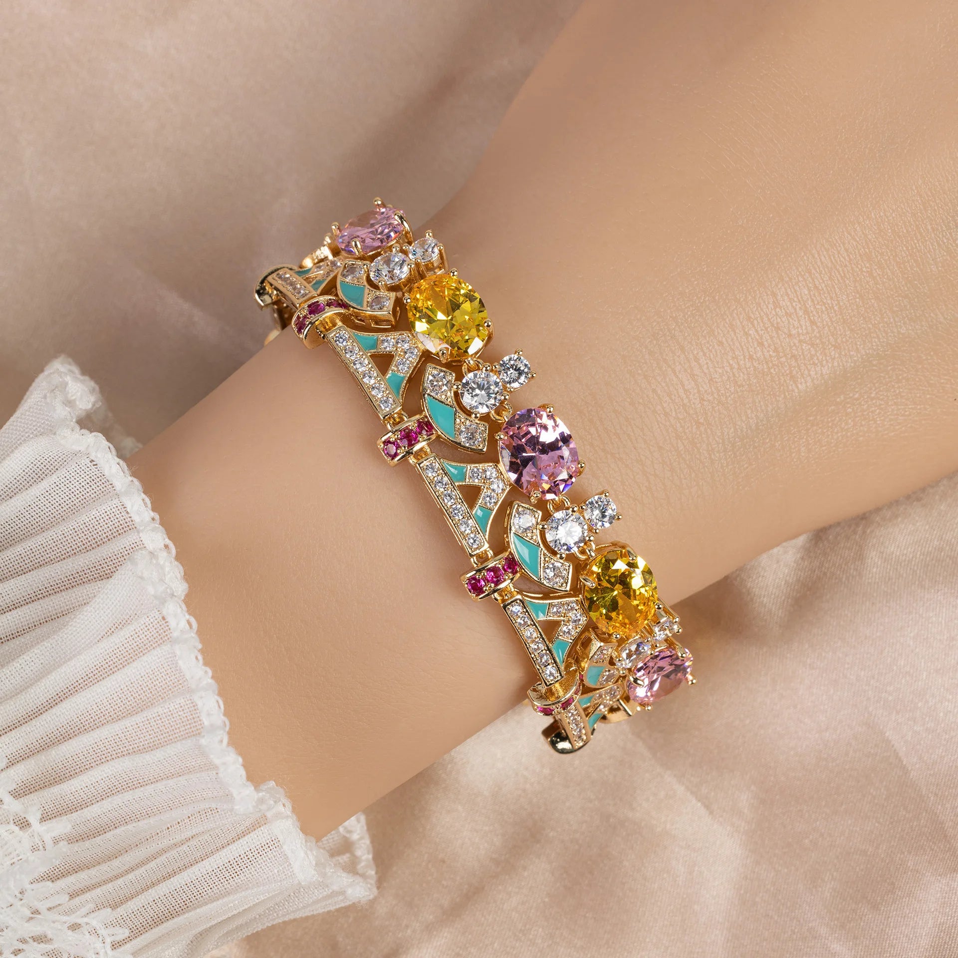 Women's Pink Zircon Geometric Clasp Bracelet Fashi