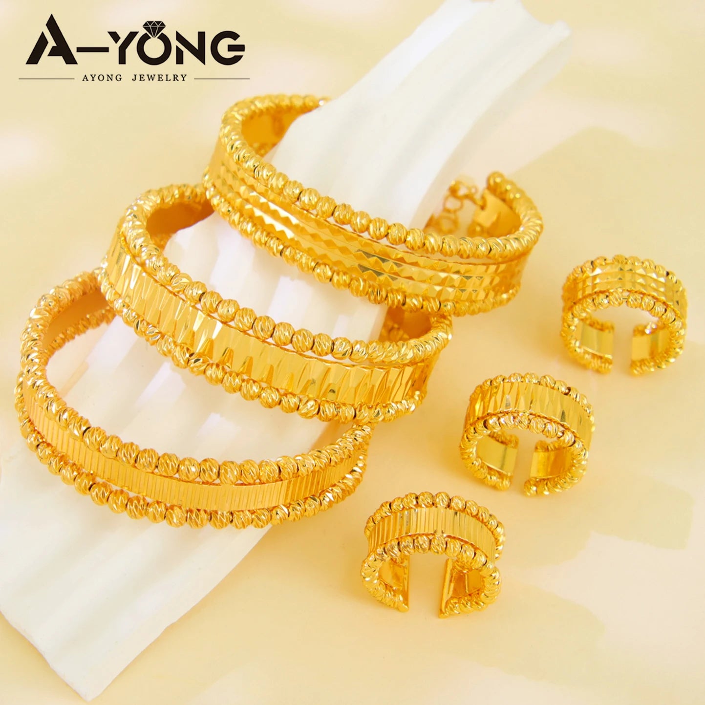 Luxuriöses arabisches Armband-Ring-Set in Goldfarbe