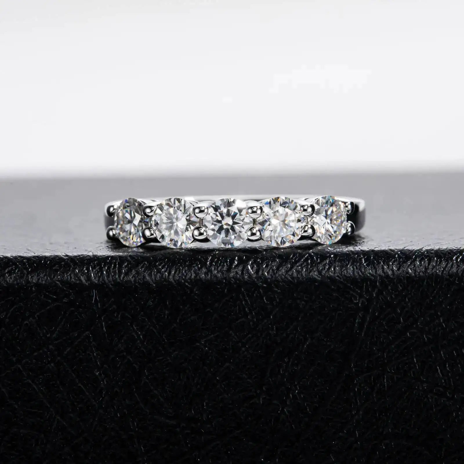 SG White Gold D Color 4mm Moissanite Ring For