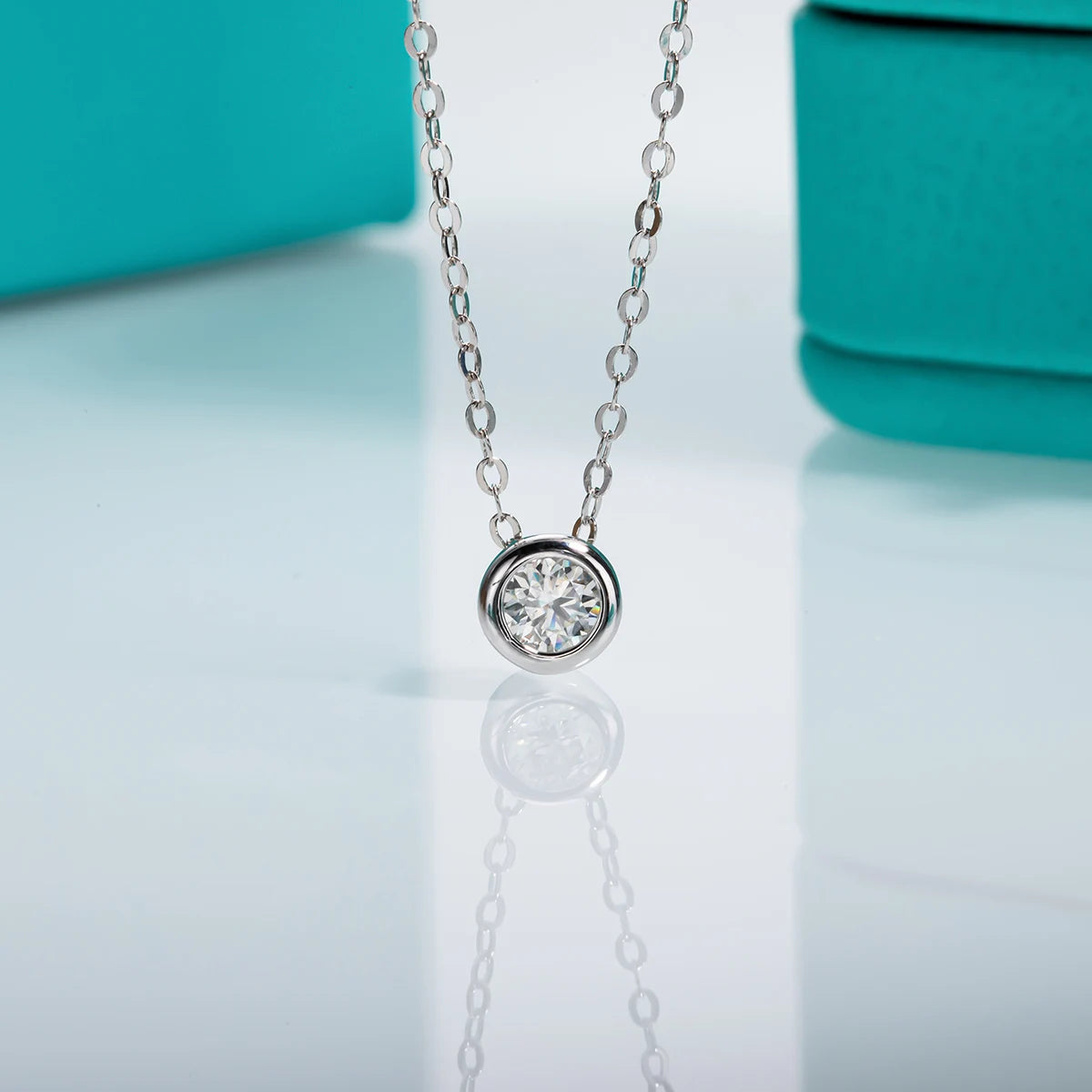 AnuJewel 4mm 0.3ct D Color Moissanite Round Brilliant