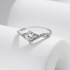 MODIAN Crown D Color Moissanite Ring Delicate Lab