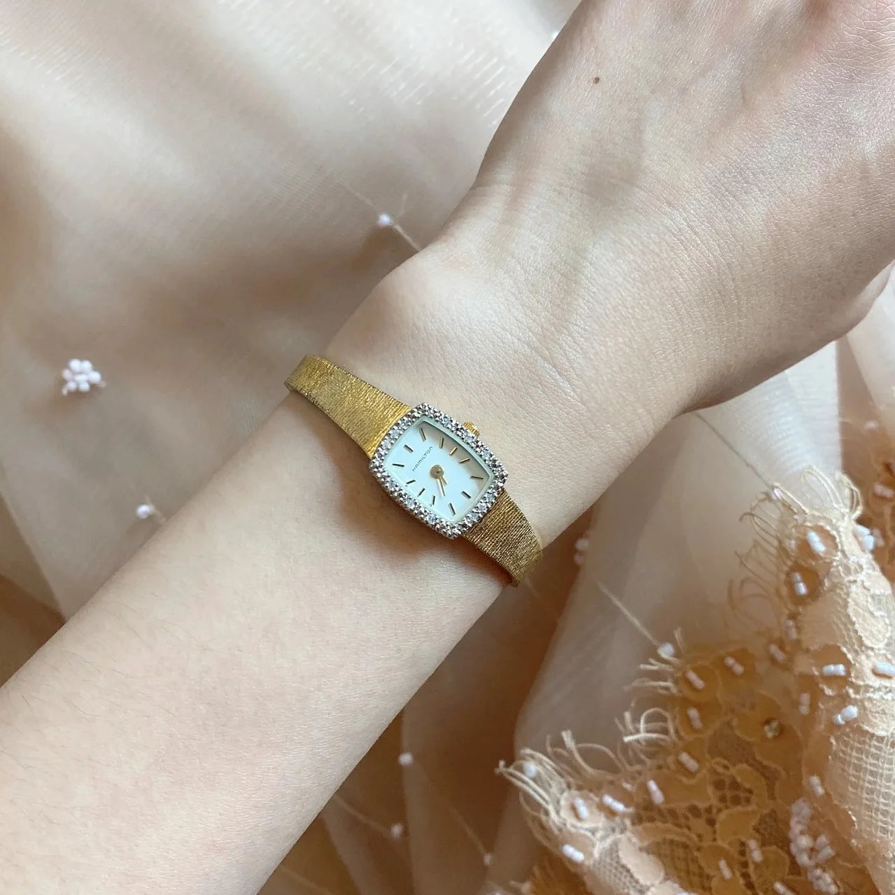 2024 New Women's Watch Medieval Diamond  Vintage