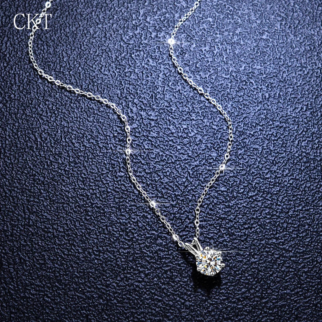 Luxury Platinum Pt950 Pendants Moissanite Diamond