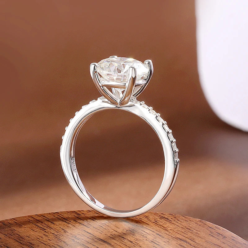 KNOBSPIN D VVS1 1-3ct Round Moissanite Ring 18K White
