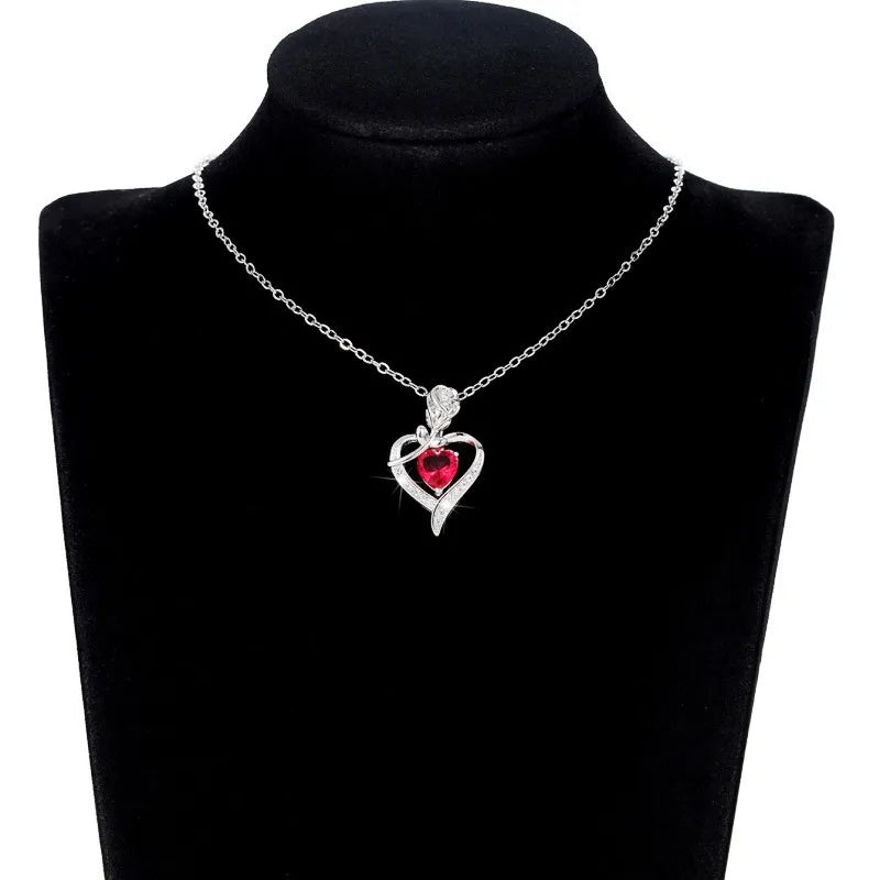 Elegant Style Heart shaped Pendant Necklace Hollow